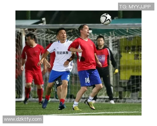 武汉羽毛球队团队协作引发热议球员间默契与配合的争议探讨