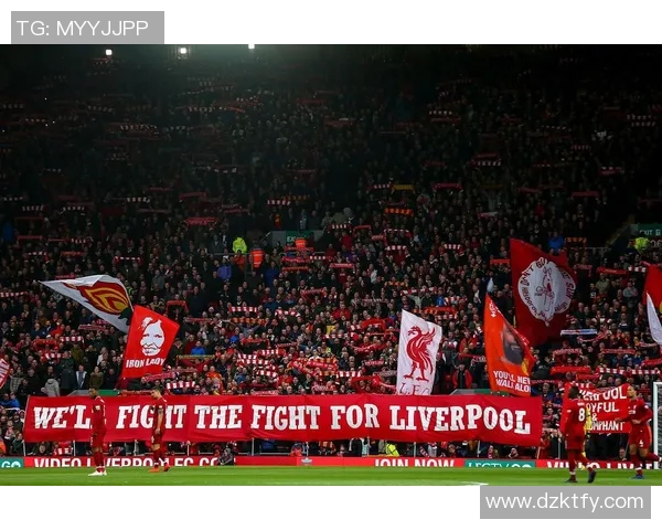 曼联迎战员瓤枷球队全力争胜展现强大实力与团队合作精神