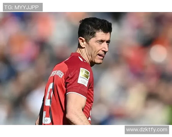 莱万回归旧主赛场引发拜仁球迷愤怒反应称其忘恩负义