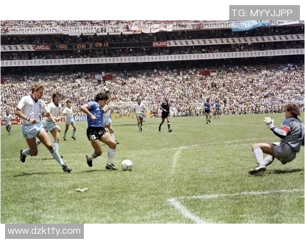 马拉多纳与荷兰队的传奇对决回顾及其在足球史上的深远影响 马拉多纳与荷兰队的传奇对决回顾及其在足球史上的深远影响