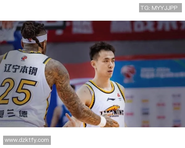 CBA八一队与四川队激战正酣赛场精彩瞬间引发球迷热议